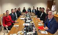 Minister meets with Iranian agricultural businessmen in Turkey